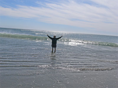 John arrives at the Pacific Ocean on hwy 101 near Creasent City, California 