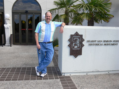 John at the entrance to the visitor centre at Hearst Castle 