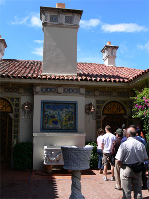Side entrance into house
