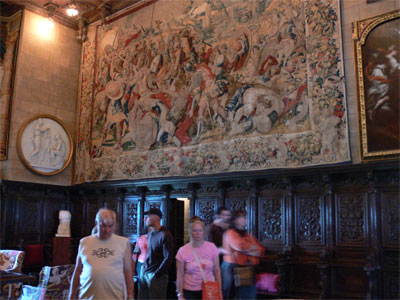 Huge mural depicitng war scene